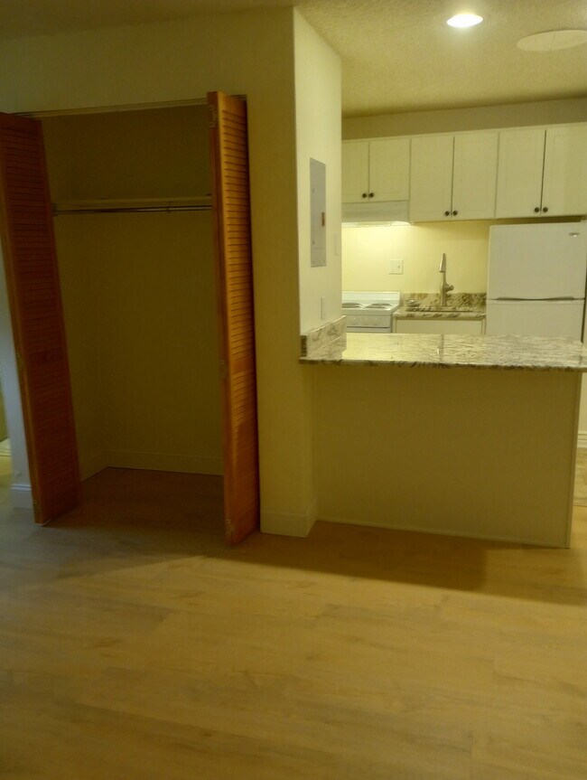 Foto del edificio - 2101 S Josephine St