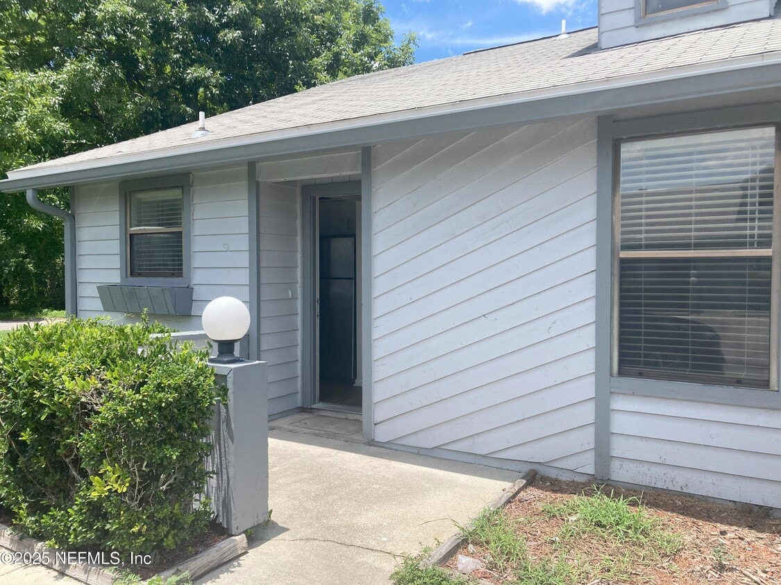 Foto principal - 1338 Yorktown Pl