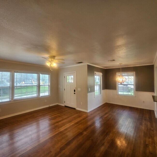 Foto del edificio - 307 N Bradley St