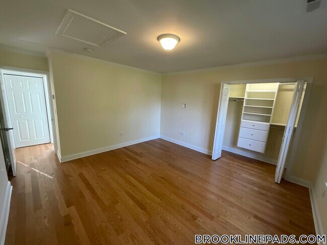 Foto del edificio - 94 Thornton Rd