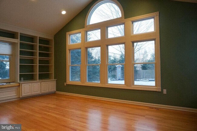 Foto del edificio - 12 Worchester Ln