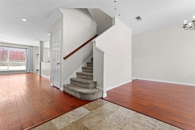 Foto del edificio - 3015 Honey Locust Dr