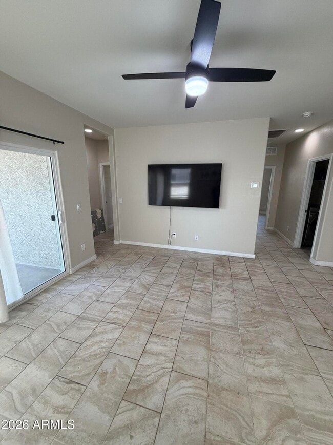 Foto del edificio - 7836 West Riverside Avenue