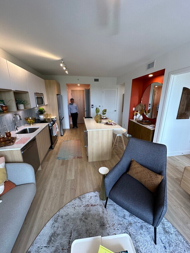 Foto del edificio - 598 NE 58th St