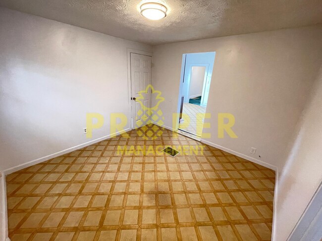 Building Photo - Spacious 3-Bed, 1-Bath Rental Home in Dayt...