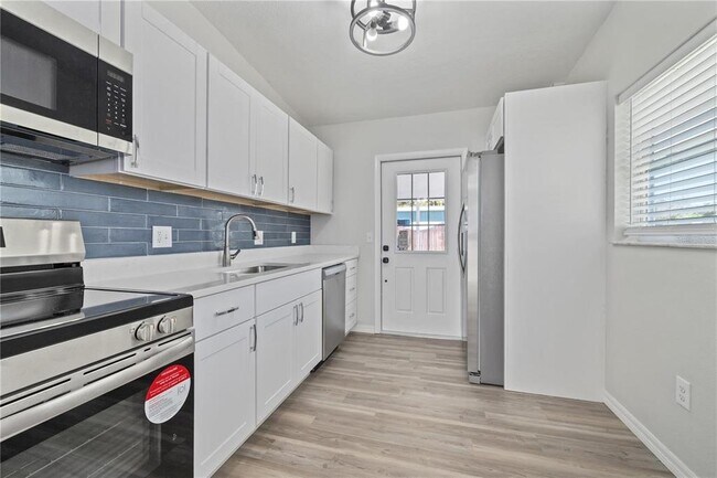 Building Photo - 7139 Adare Dr