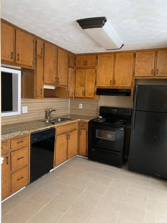 Foto del edificio - Room in Townhome on Patterson Cir