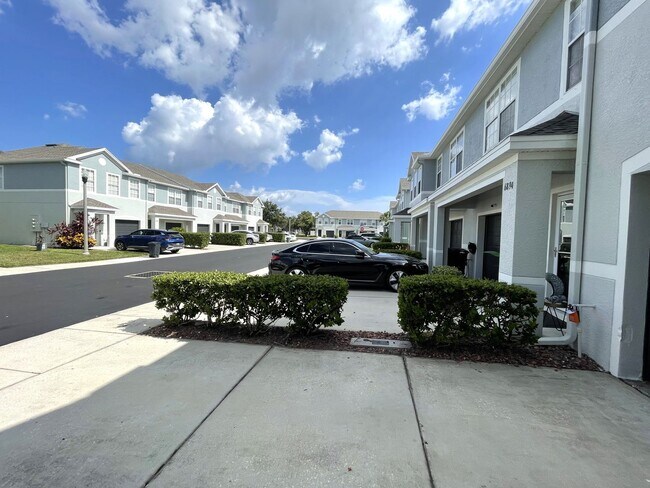 Foto del edificio - 3/2.5 Townhome in Pinellas Park Available Immediately