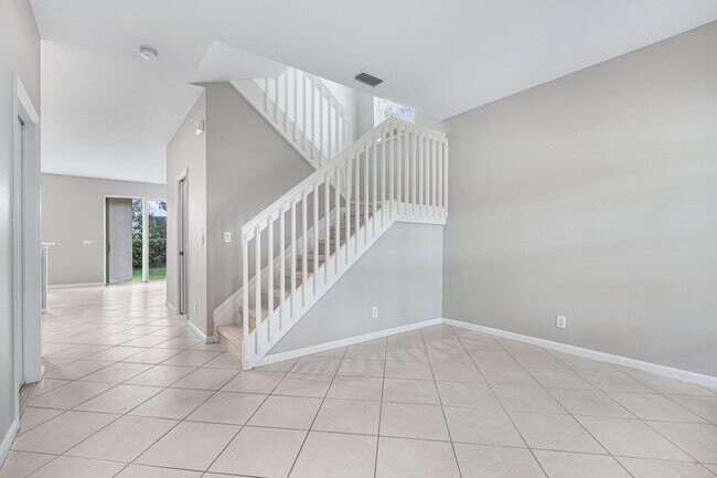 Building Photo - 10048 Boca Palm Dr