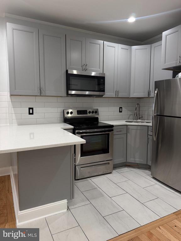 Foto del edificio - 851 E Ontario St