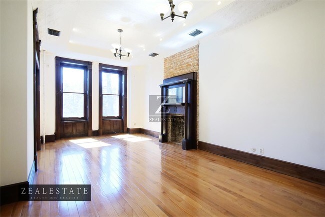 Building Photo - 381 5th St