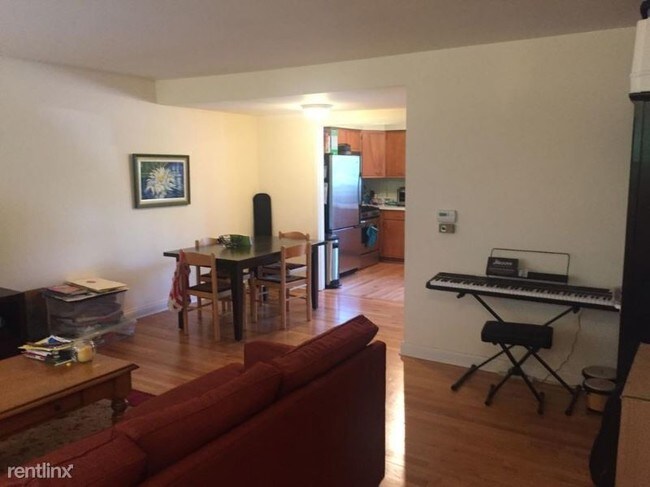 Building Photo - 3 br, 1.5 bath Townhome - 2670 Gross Point Rd