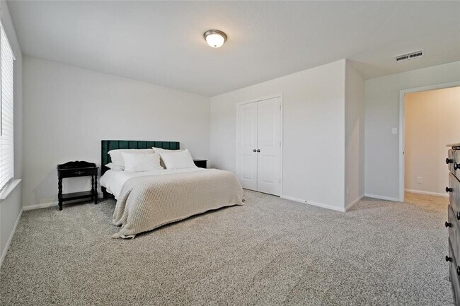 Foto del edificio - 2121 Solstice Blvd