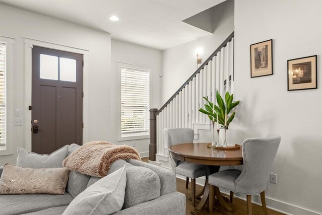 Foto del edificio - 2520 Bluebonnet Ln