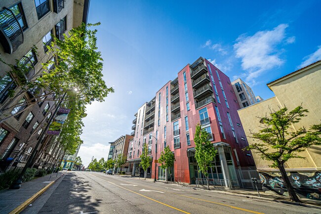 Foto del edificio - 630 Thomas L Berkley Way