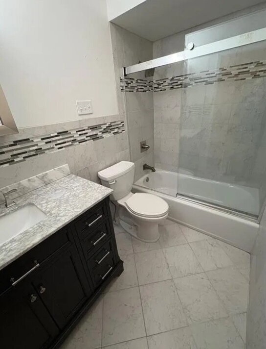 Foto del edificio - "Charming 2-Bed Townhouse Prime Pittsburgh Locale!"