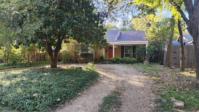 Primary Photo - 9239 E Lake Highlands Dr