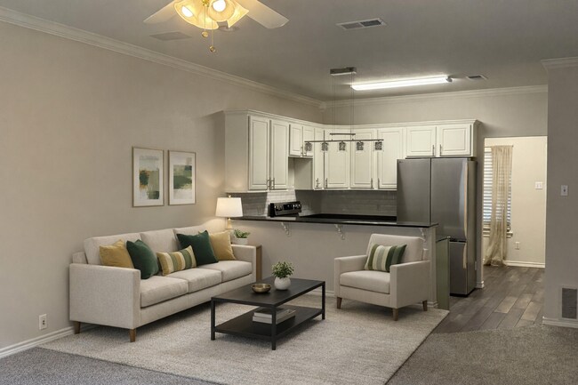 Building Photo - Living Just Blocks from Baylor University