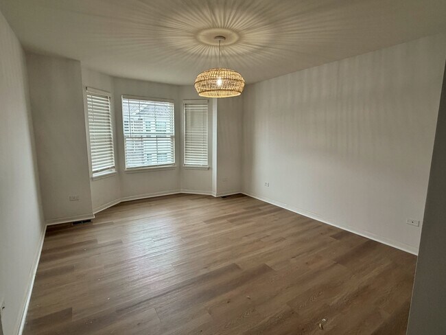 Building Photo - 4424 Monroe Ct