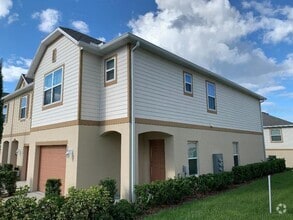 Building Photo - 3853 Hampstead Ln