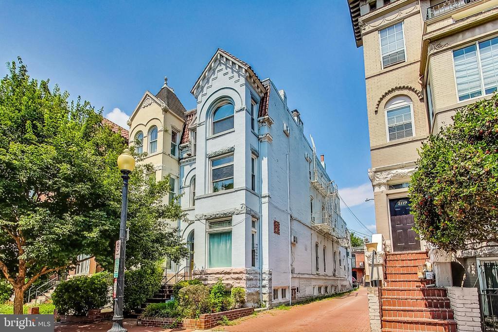 Primary Photo - 2121 N St NW