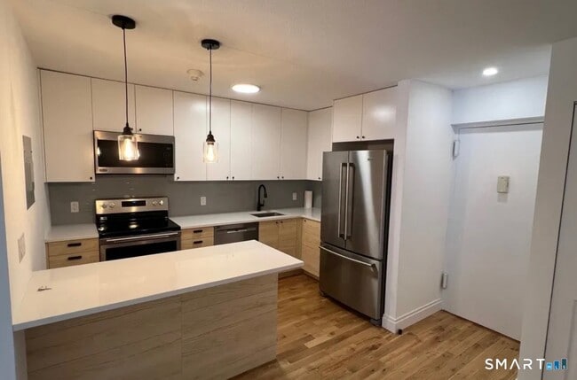 Building Photo - 67 Balance Rock Rd