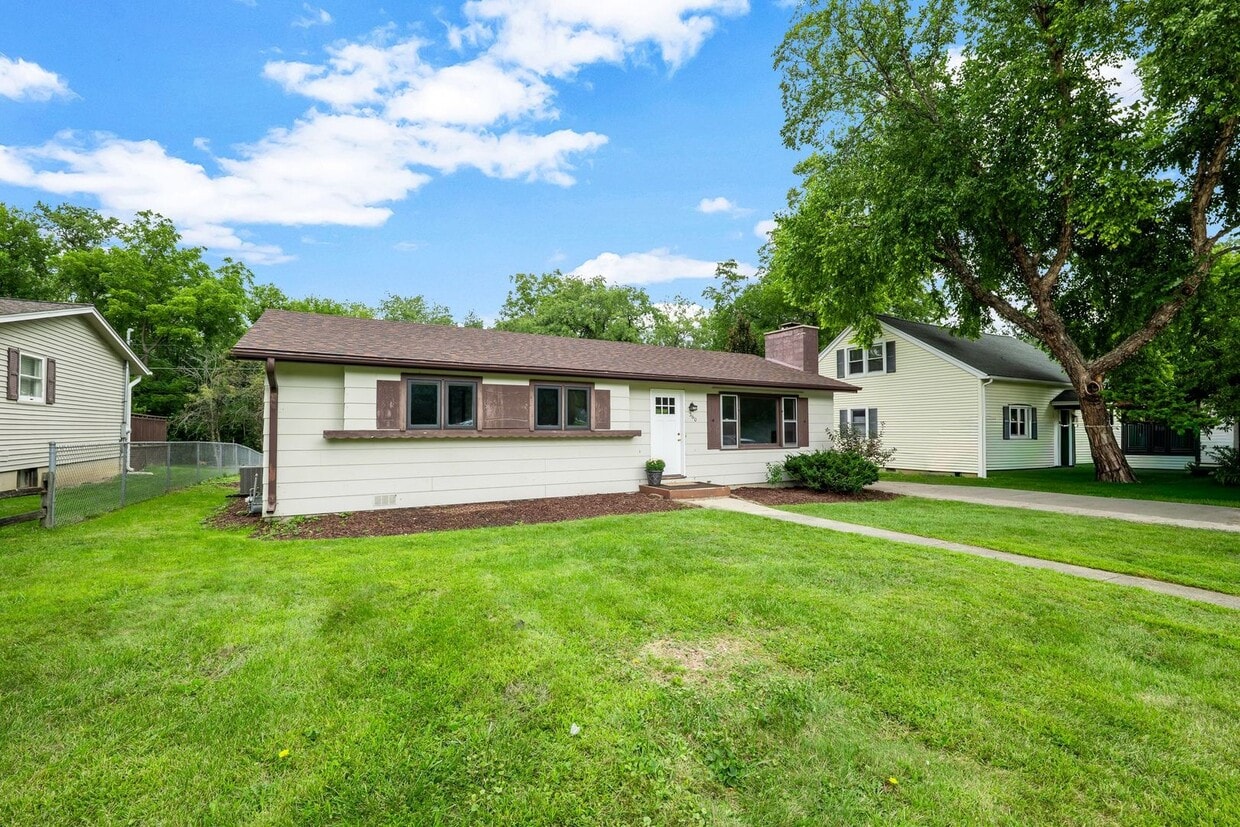 Primary Photo - 360 Poplar St