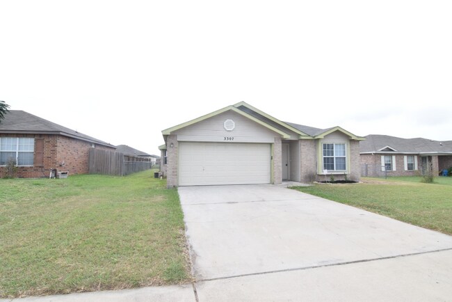 Foto del edificio - 3307 Driftwood Dr