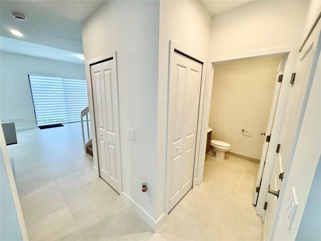 Building Photo - 34526 SW 191st Ave