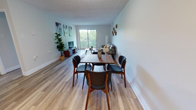 Photo du bâtiment - Silvercreek Parkway