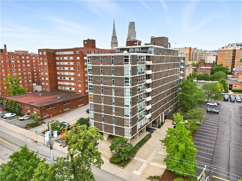 Photo - 552 N Neville St