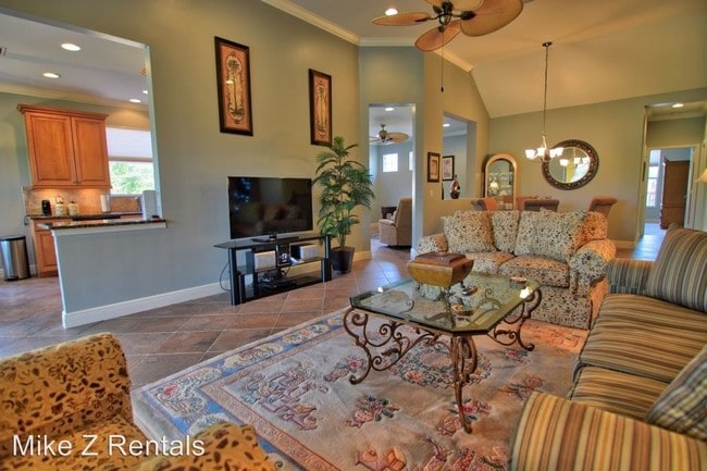 Building Photo - 12060 Toscana Way
