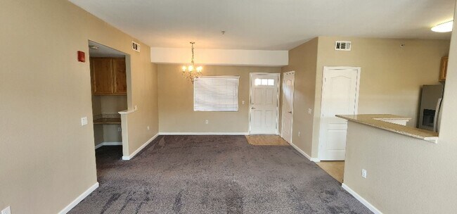 Foto del edificio - Now Available – Freshly Updated 2-Bedroom,...