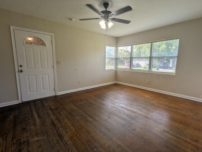 Photo - 5045 Kerle St House