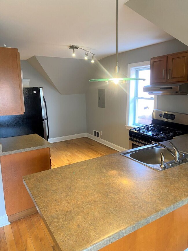 Foto del edificio - 5552 Avondale Pl