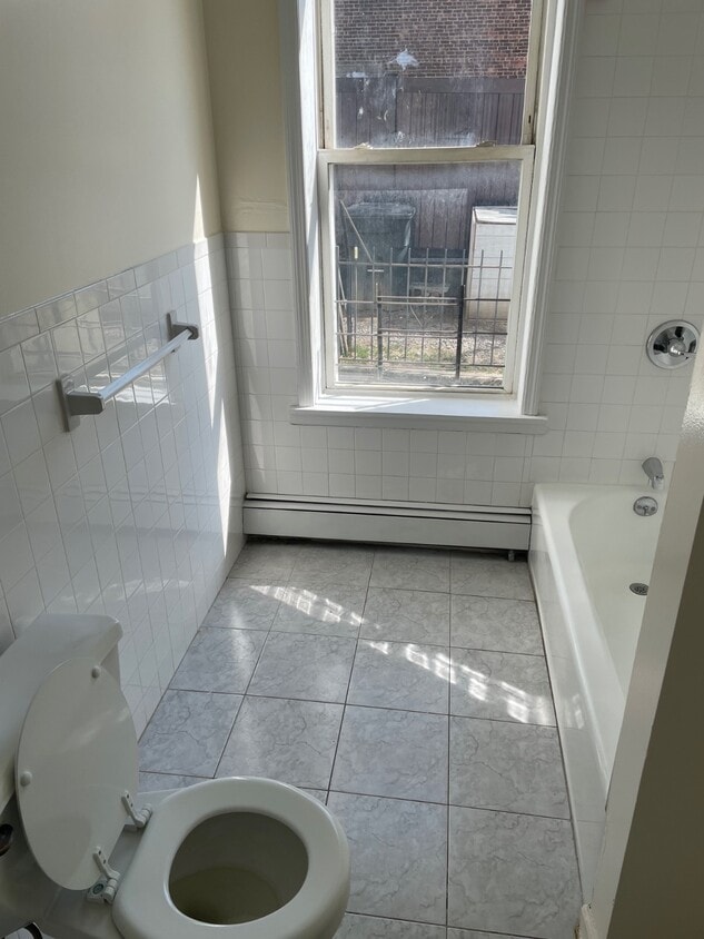 Foto del edificio - 216 Woodworth Ave