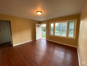 Building Photo - 1402-1404 Hillcrest Drive