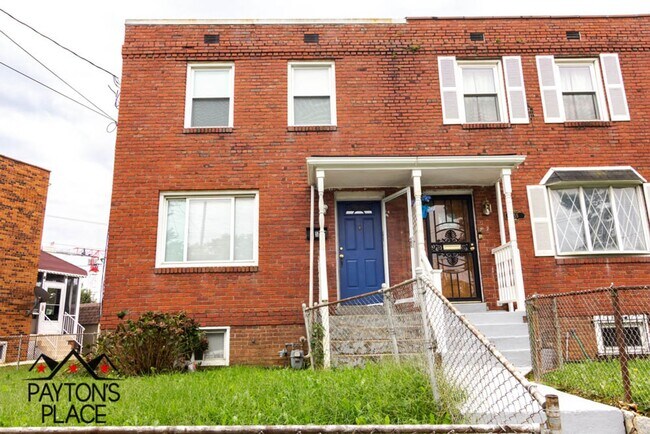 Foto del edificio - Spacious Single Family home with Huge Back...