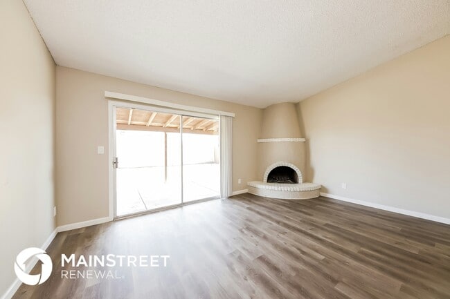 Building Photo - 337 W Kristal Way