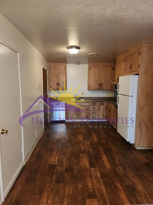 Foto del edificio - 1430-1432 Topaz Way