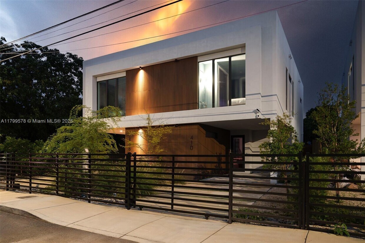 Foto principal - 410 NW 52nd St