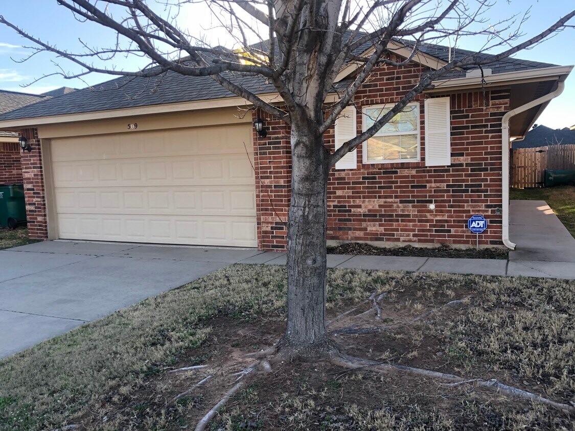 Primary Photo - 509 Cherokee Gate Dr