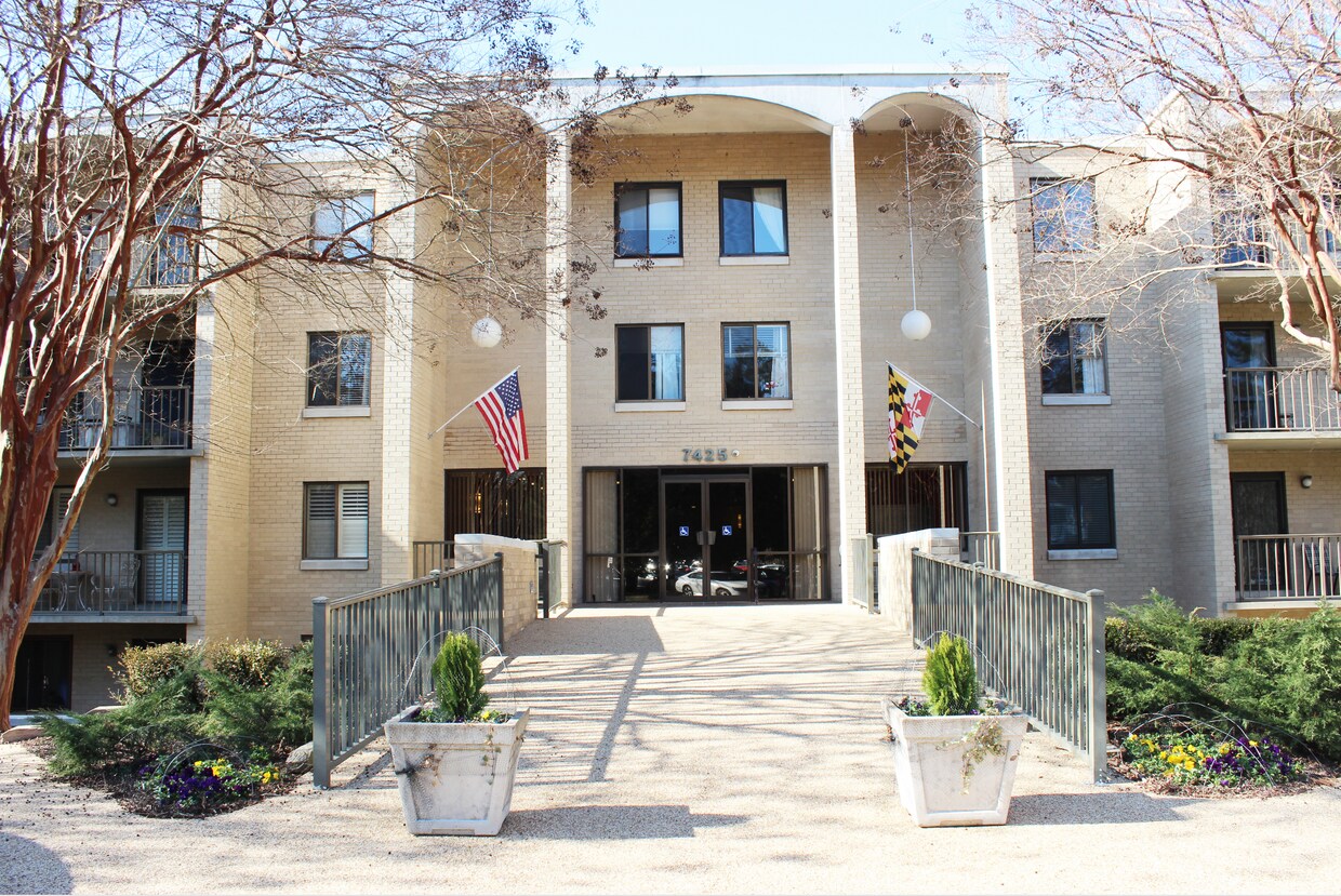 Photo - 7425 Democracy Blvd (Bethesda, MD)