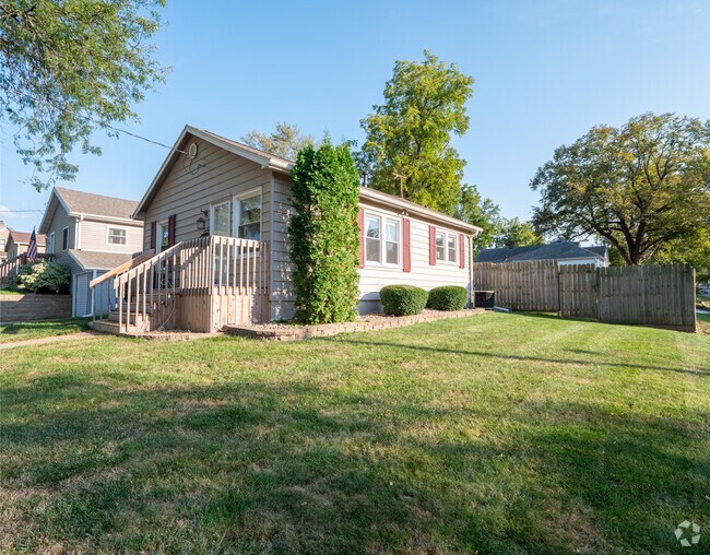 Goodell Place Apartments under 1,500 Des Moines, IA 2 Rentals