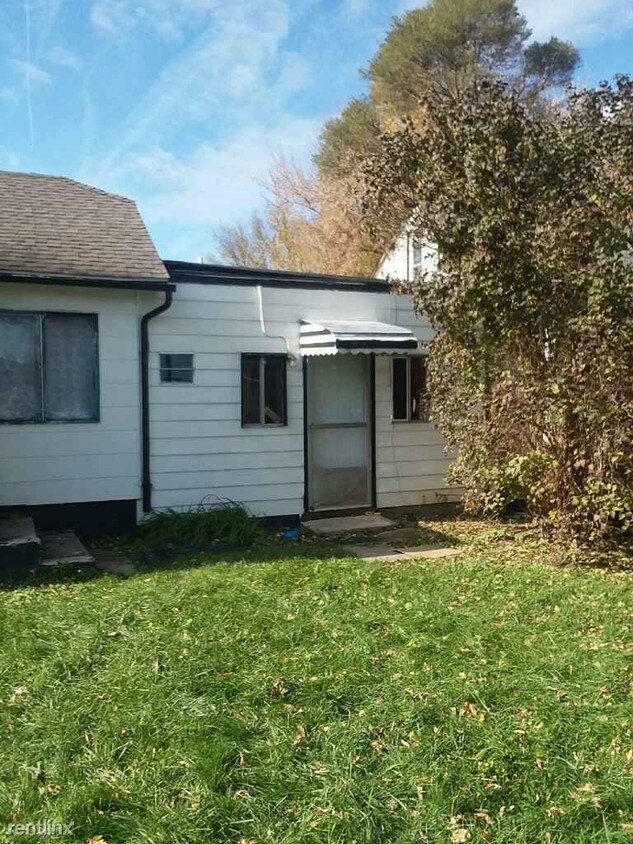 Foto principal - Studio, 1 bath Duplex - G4098 Fenton Rd # 2