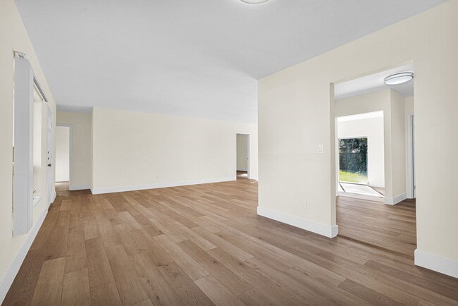 Building Photo - 135 NW 48th Ct