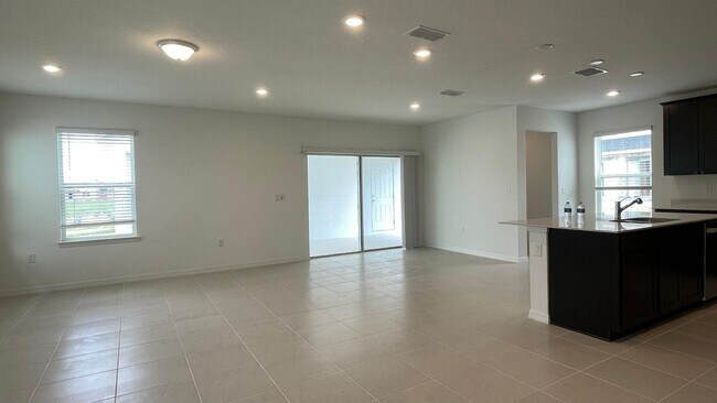 Building Photo - 4717 Orange Flora