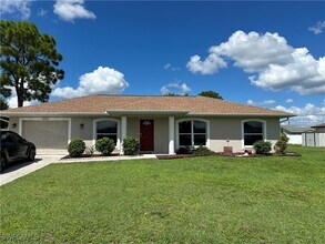 Building Photo - 1642 Cheshire Cir N