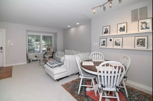 Foto del edificio - 15798 Widewater Dr