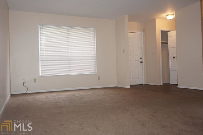 Foto del edificio - 6144 Bakers Ferry Rd
